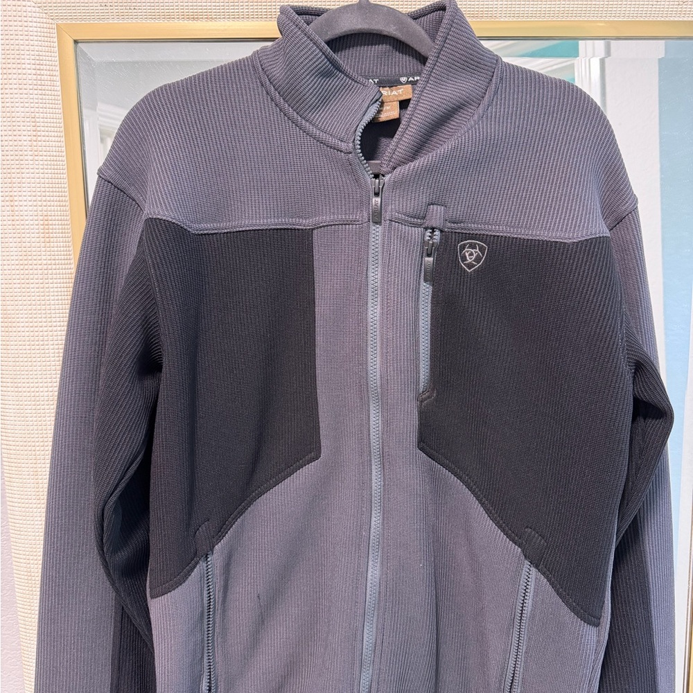 ARIAT MEN'S BLUFF JERSEY SOFTSHELL ZIP-FRONT JACKET